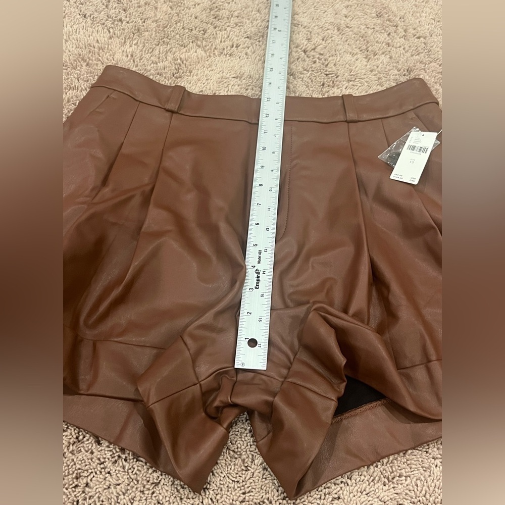 NWT new 12 Anthropologie Maeve faux leather cuffed shorts chocolate brown - Picture 14 of 15